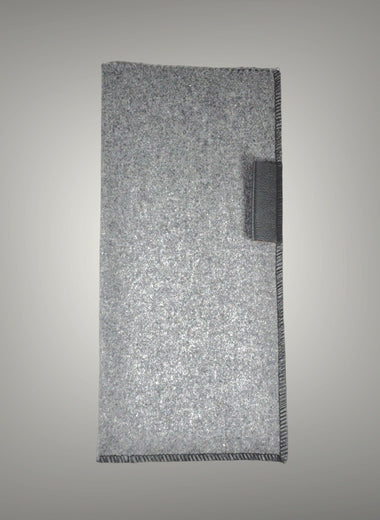 Die toGo Bag Schutztasche schützt den toGo Filter mit seinem robusten, wasserabweisenden Filzstoffmaterial. Auch kann die toGo Bag beliebig anders verwendet werden, etwa für zusätzliche Ordnung in der Handtasche oder um Flaschen zu ummanteln.