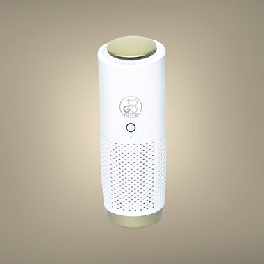 toGo Filter Luftreiniger mobil tragbar mit Akku weiss gold Luftfilter gegen Bakterien Aerosole Staub Polle Allergene 