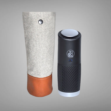 toGo Bag Premium Package eco line umweltfreundliches Material als Schutztasche fuer toGo Filter Luftreiniger schwarz silber mini mit 3-in-1 HEPA-13-Filter, Vorfilter und Aktivkohlefilter, entfernt bis zu 99,95 % von Schadstoffen wie Staub, Pollen, Rauch, Viren, Bakterien, Corona, Grippe, ideal für saubere Luft bei Allergie, Allergikern, Asthma, Asthmatikern, für überall, Batterie mit 3 bis 9 Stunden Laufzeit